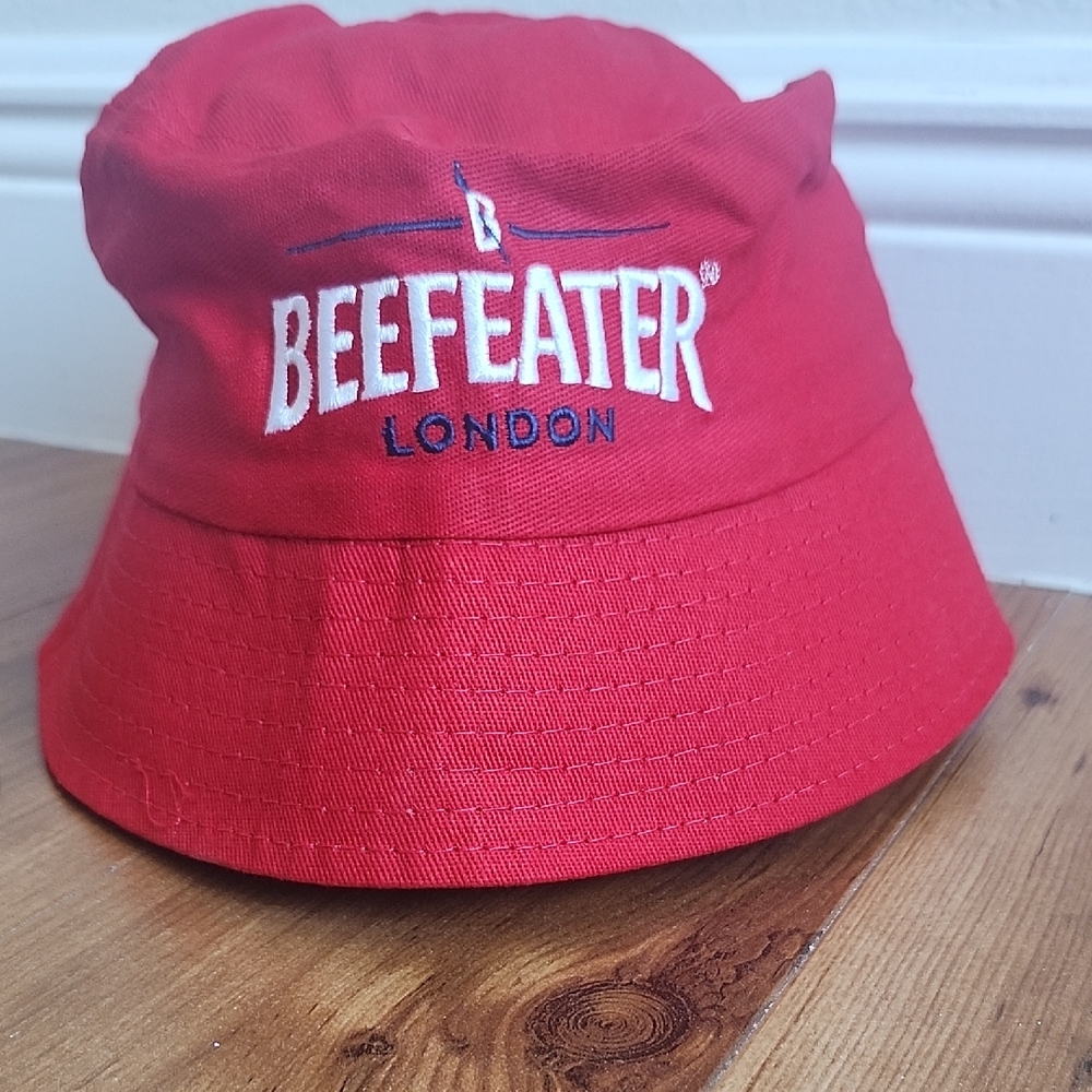 Beefeater London HAT.  Red NWOT